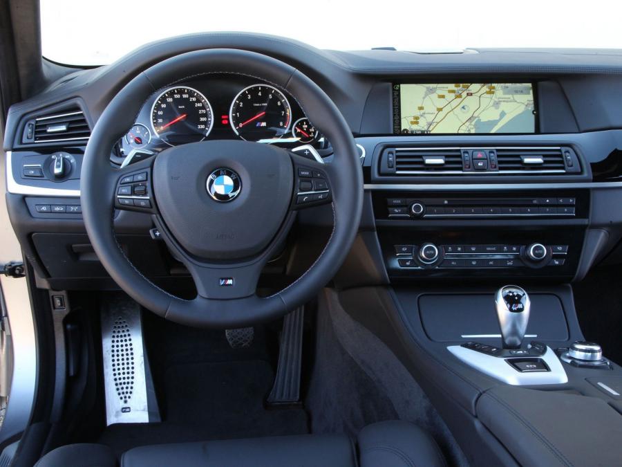  BMW M5 Individual 2011 года  (фото 2 из 14)